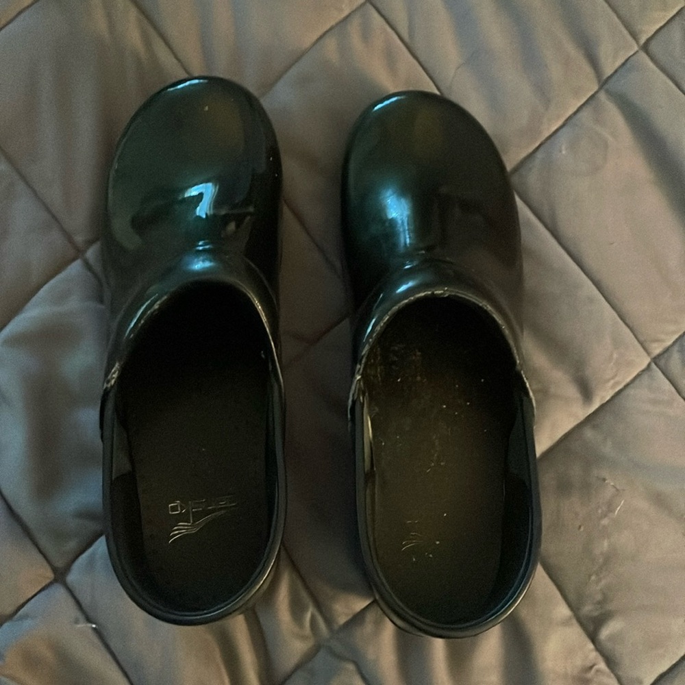 Dansko women’s sz 41 clogs